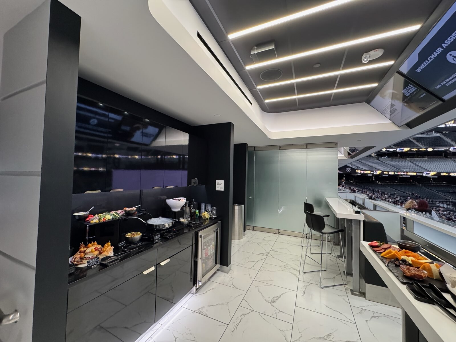 suitehop-allegiant-stadium-las-vegas-raiders-club-suite-interior