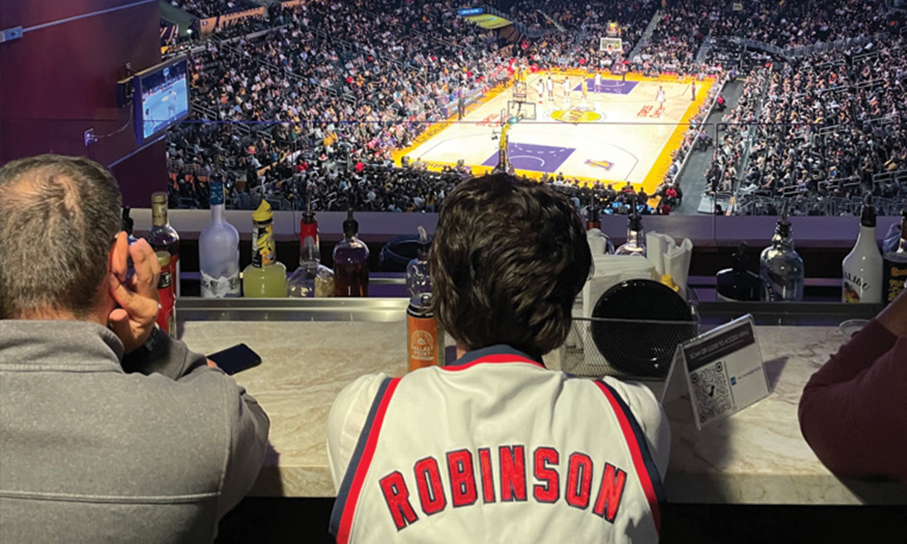 suitehop-crypto-com-arena-premium-lounge-bar-court-view