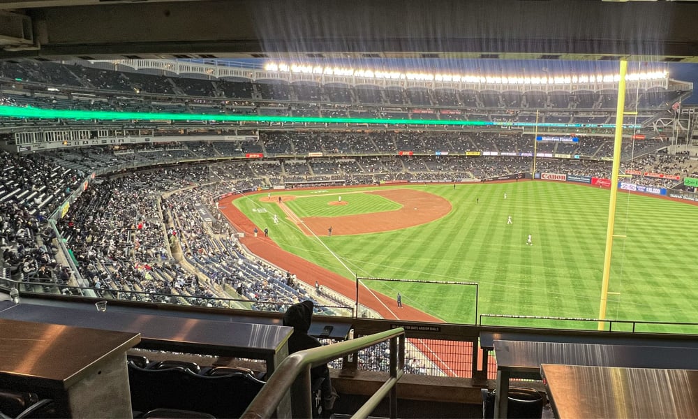 suitehop-yankee-stadium-right-field-suite